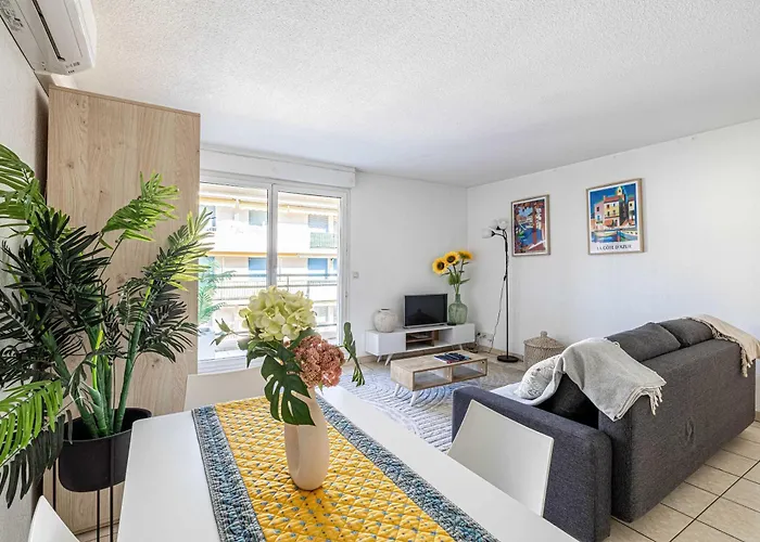 Bright One Bedroom Apt With Parking And Terrace