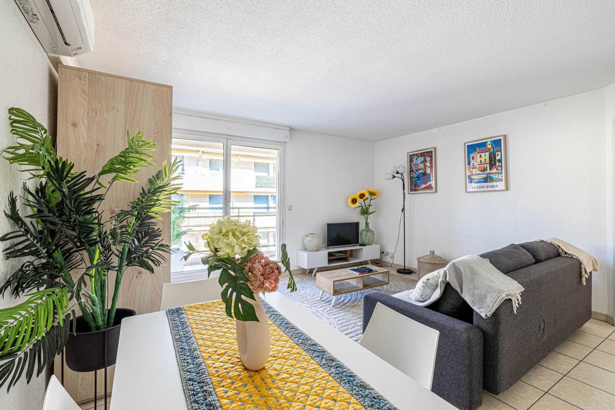 Appartamento Bright One Bedroom With Parking And Terrace Cannes
